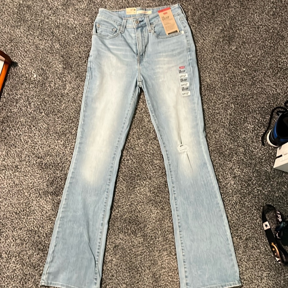 Levi 725 High Rise Bootcut Jeans, W27 L33. NWT